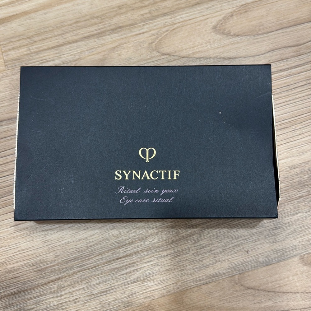 Cle de Peau Synactif eye care ritual deluxe set